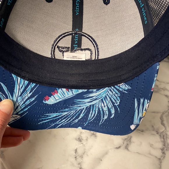Vineyard Vines snapback hat - Picture 3 of 3